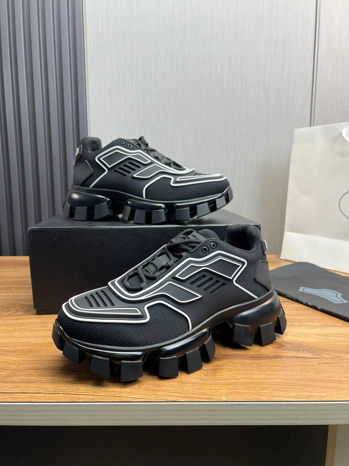 Men's shoes 💰620💰 [PRADA] Popular thick-soled shoes for couples 👩‍❤️‍👨 Available all year round ✔️Official website synchronization Original fly-knit film fabric + cowhide lining, 1⃣️ to 1⃣️ replica, original sole, 36-45 (45 made to order, non-refundable)